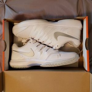 NIB Women's Nike Air Zoom Prestige Sz. 7